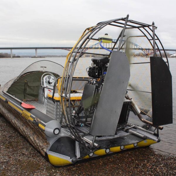 Airboat Alligator 590: 5.9 Meters of Power with Honda D17A 130hp Engine
