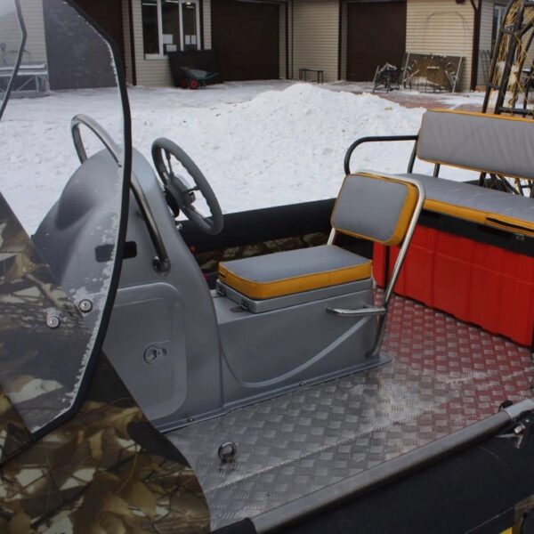 Airboat Alligator 590: 5.9 Meters of Power with Honda D17A 130hp Engine - Image 4